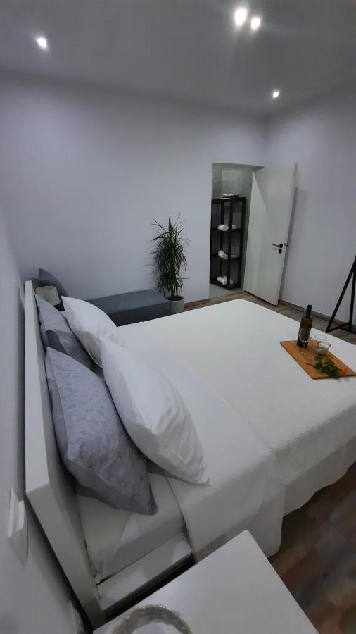 Glyfada Vacation Apt Apartment เอเธนส์ ภายนอก รูปภาพ