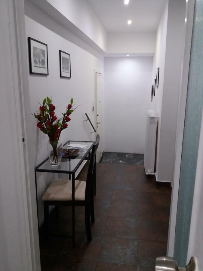 Glyfada Vacation Apt Apartment เอเธนส์ ภายนอก รูปภาพ